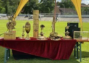 Siegerpokale des 1. Bayerischen Zementbahnrennens 2024